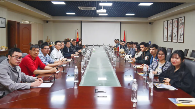 柬埔寨温州职业技术学院亚龙丝路学院的13名留学生来到亚龙集团学了什么？